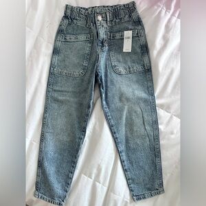 New with tags Size 6 little girl Gap “mom jeans”